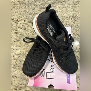 Skechers memory foam size 6.5